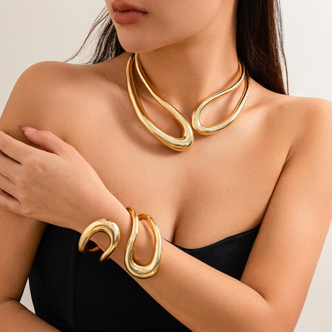 Exaggerated smooth ring metal wind choker necklace retro hollow irregular spring collar female m3331194