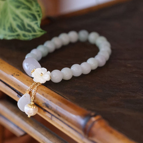 Natural jadeite bracelet 14K gold-wrapped hanging natural shell flower, jadeite water drop jade jewelry m3331254