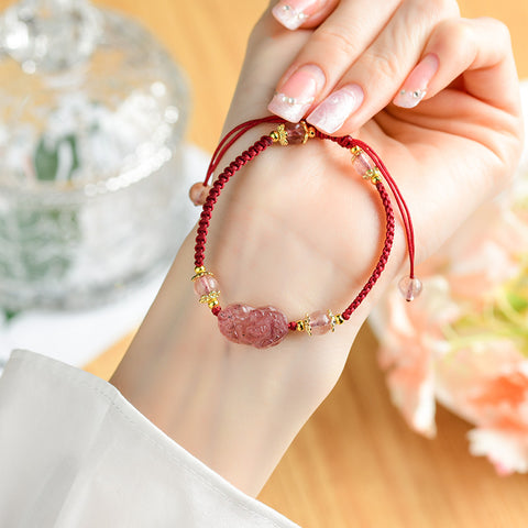 Natural crystal strawberry crystal Pixiu hand rope hand woven red rope m3331236